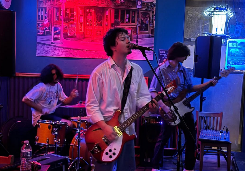 Sevenstone live neon bar